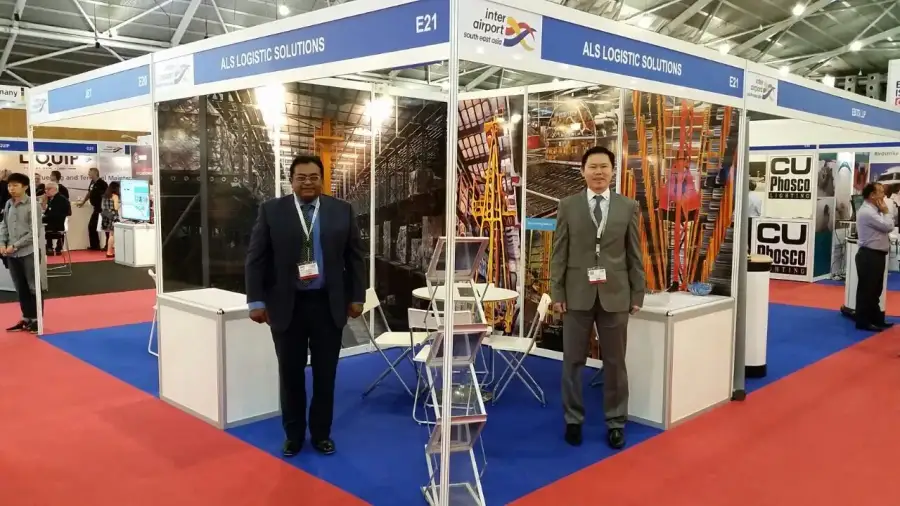 Two ALS team members at stand E21 at Inter Airport Southeast Asia 2017 in Singapore